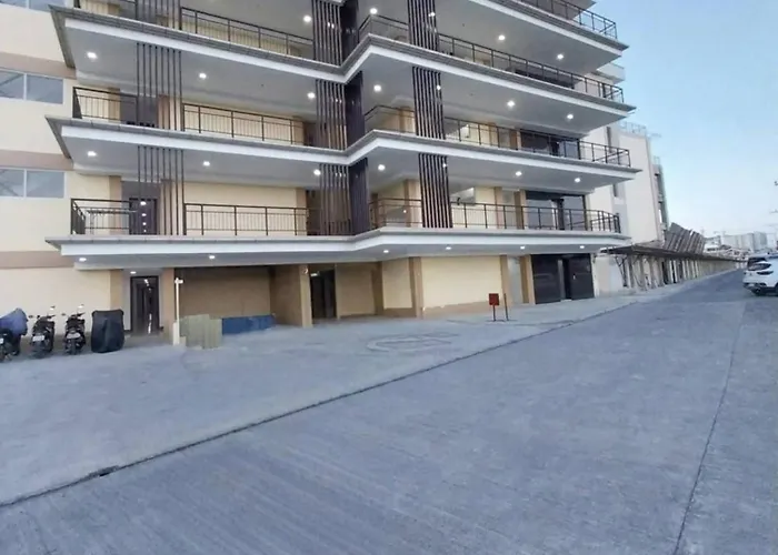 Near Mactan International Airport With Private Entrance And Shared Pool Hébergement de vacances