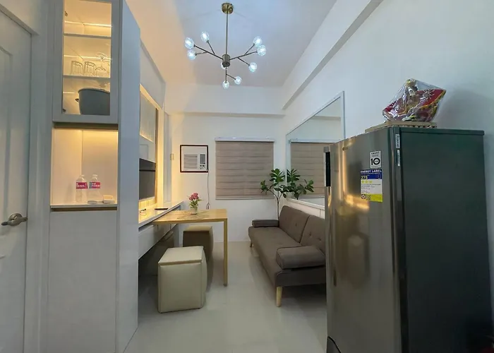 Near Mactan International Airport With Private Entrance And Shared Pool *